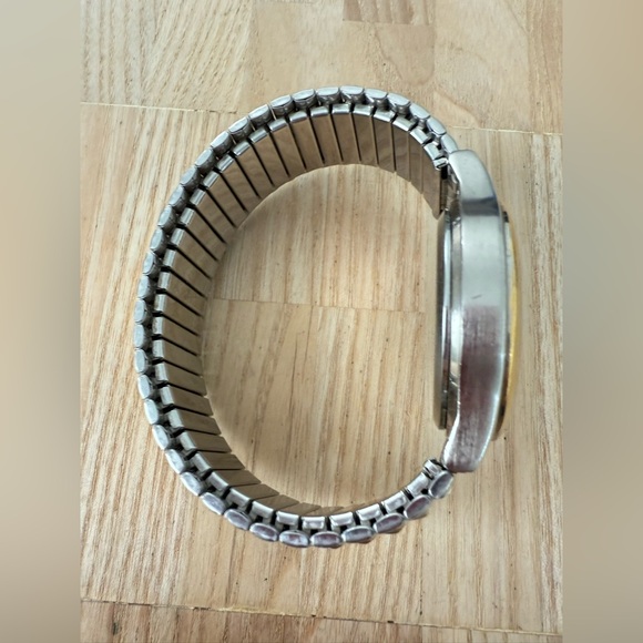 Armitron instalite men’s two tone watch NEW BATTERY - Picture 4 of 9